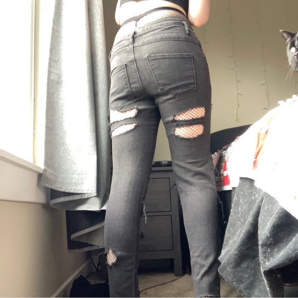 BLACK GRUNGE RIPPED JEANS - Picture 5 of 6